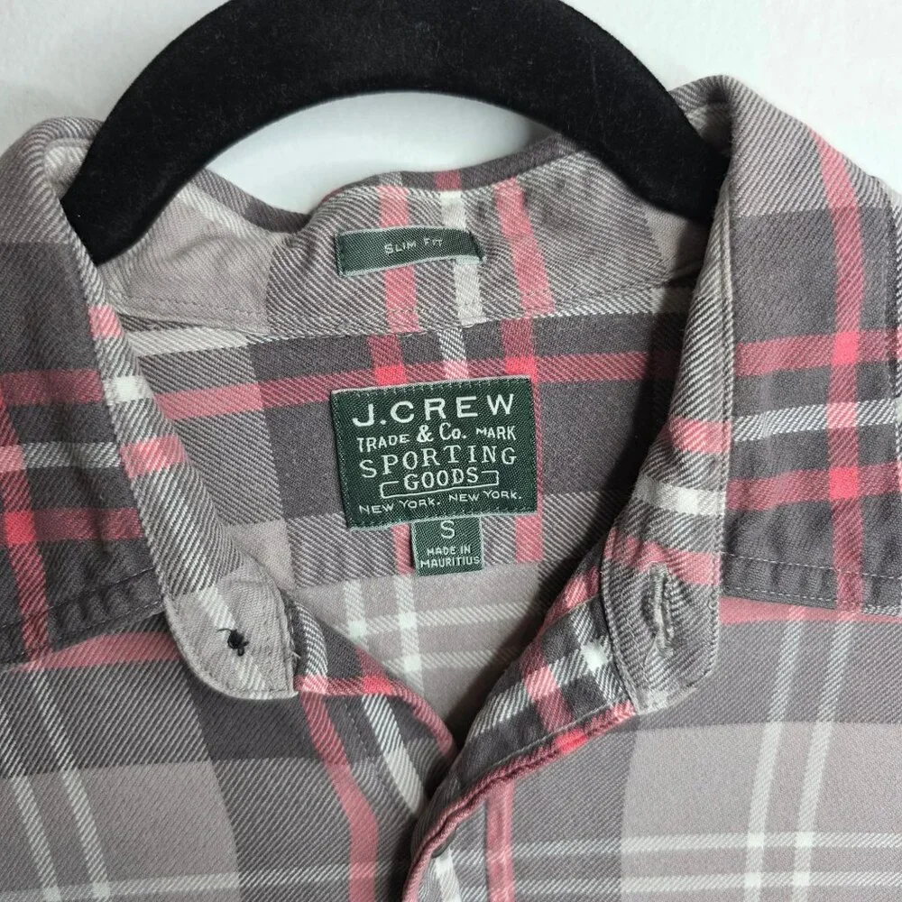J. Crew Button Up Mens Small‎